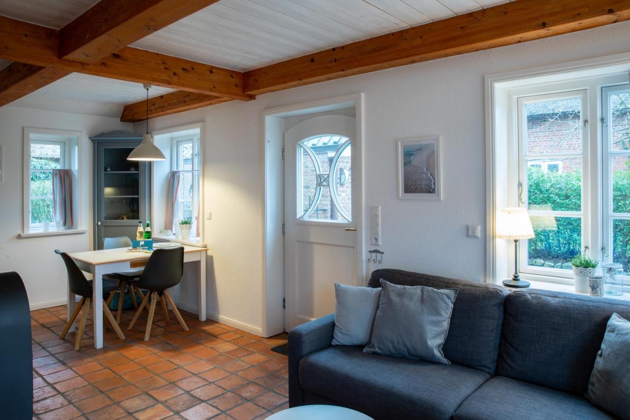 Ferienwohnung Oldsum Екстер'єр фото