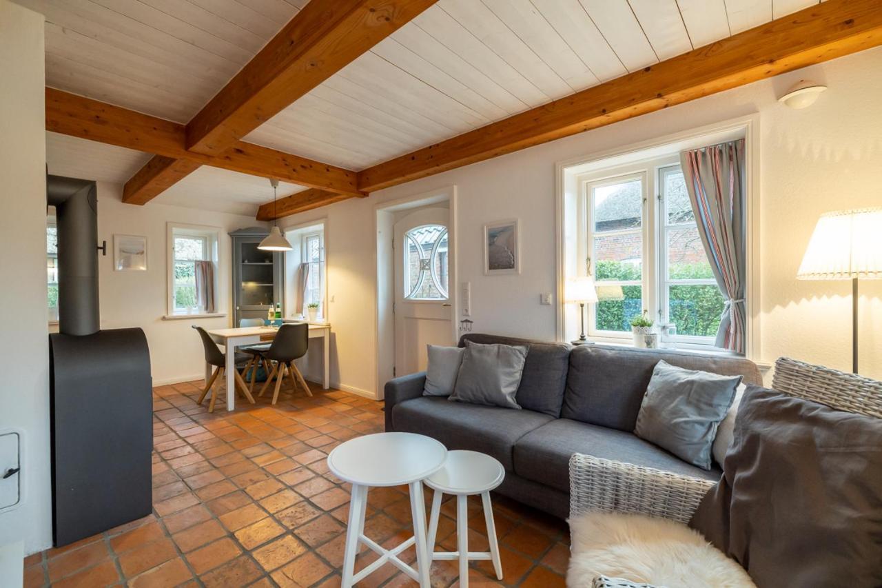 Ferienwohnung Oldsum Екстер'єр фото