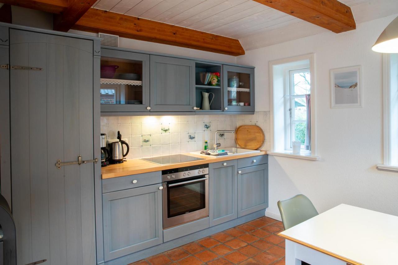 Ferienwohnung Oldsum Екстер'єр фото