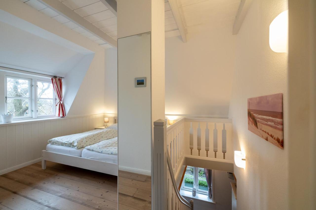 Ferienwohnung Oldsum Екстер'єр фото