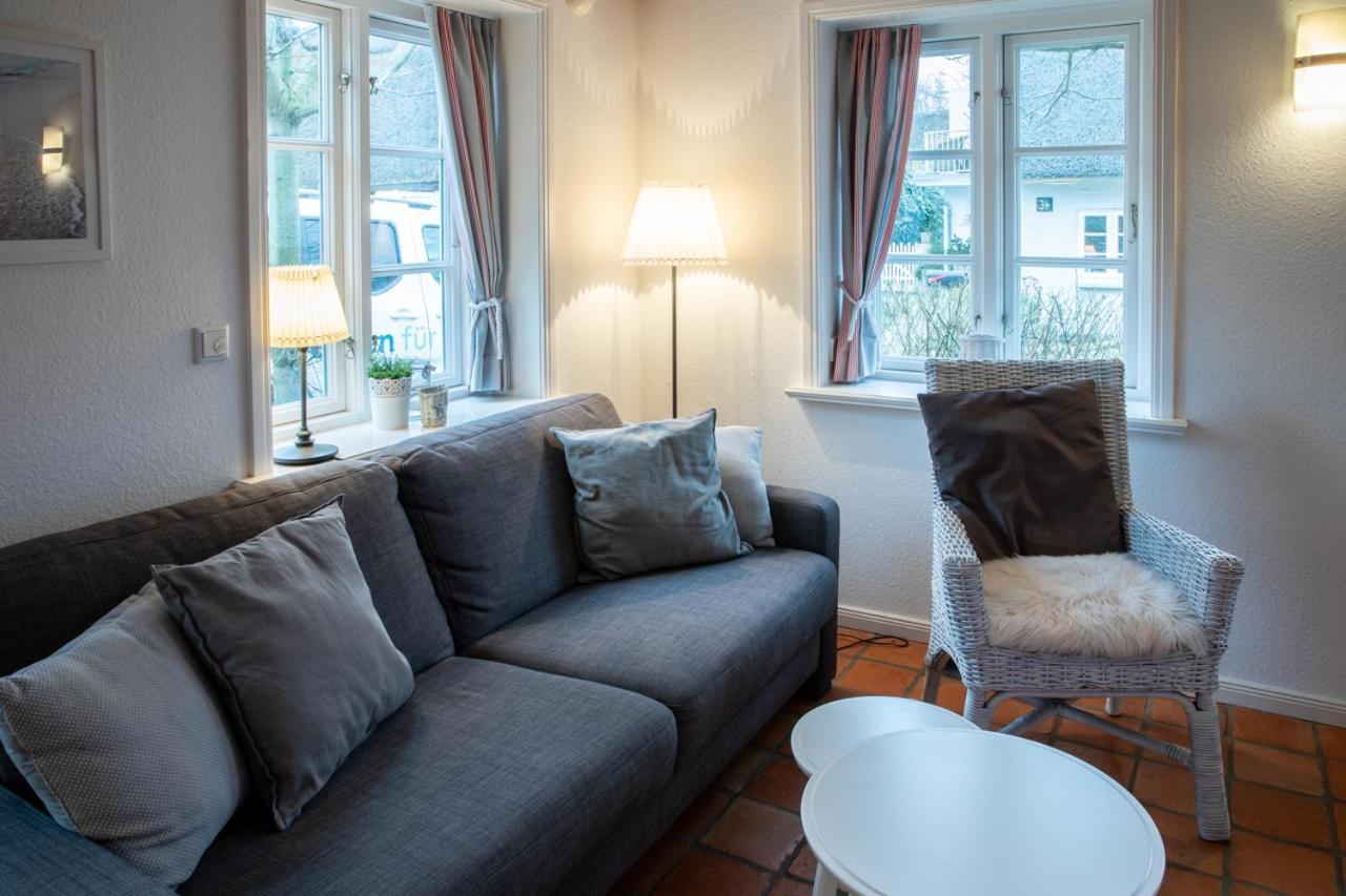 Ferienwohnung Oldsum Екстер'єр фото